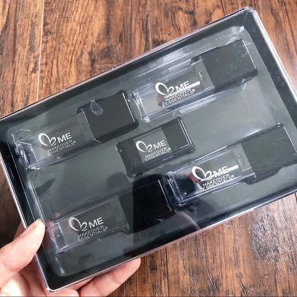 Makeover Essentials • NEW The Four Tops II lipstick set 4 shades colors red pink - Picture 3 of 10